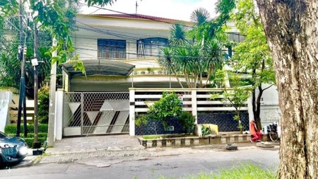Rumah di Dharmahusada Indah Surabaya Timur, 2 Lantai, Siap Huni