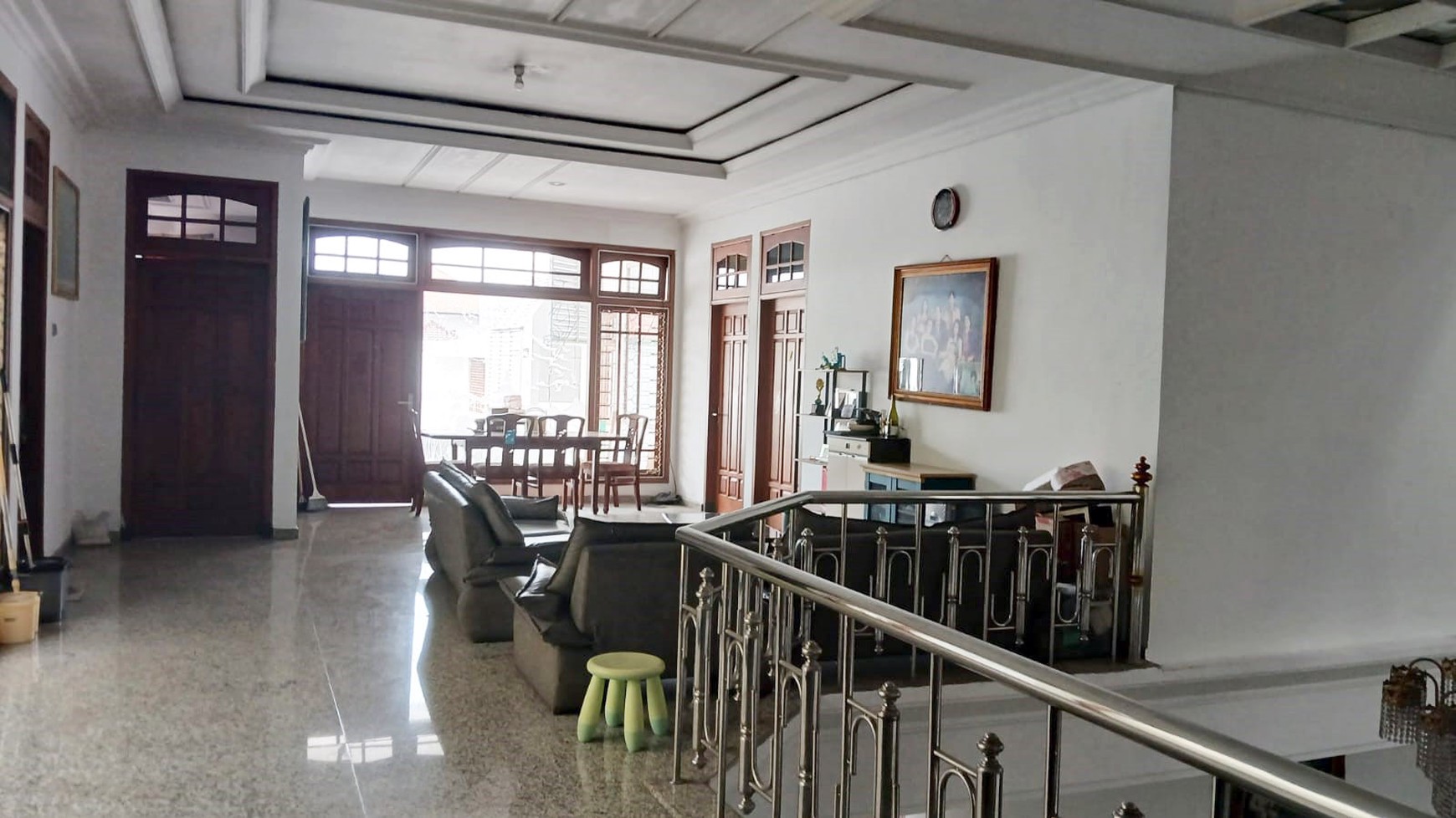 Rumah di Dharmahusada Indah Surabaya Timur, 2 Lantai, Siap Huni