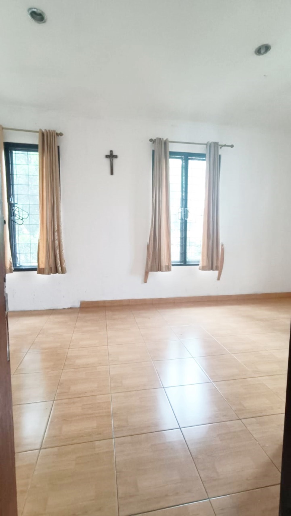 Dijual rumah tengah kota strategis siap huni serpong villa melati mas tangerang selatan