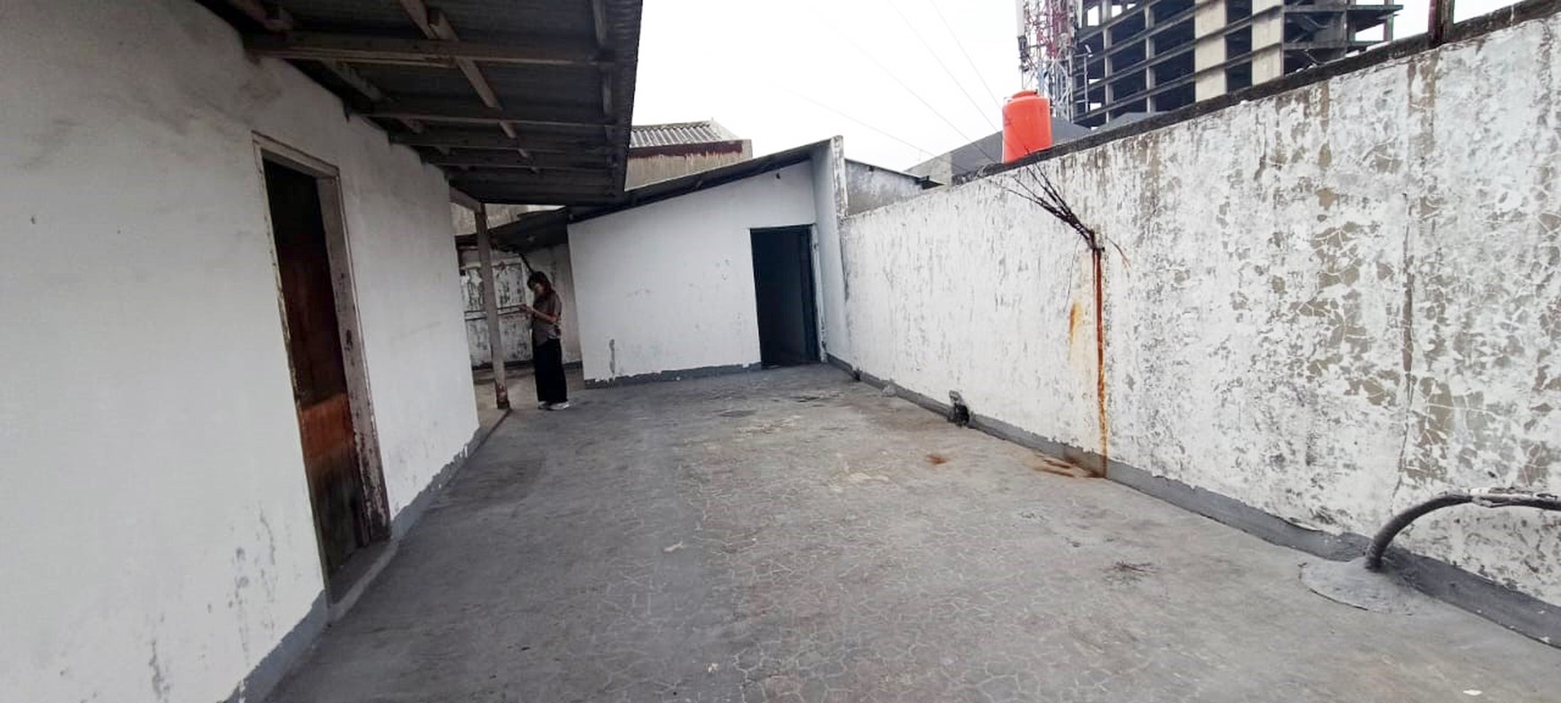 Ruko di Jemursari Surabaya Selatan, 2 Jejer Gandeng, 3.5 Lantai & 4 Lantai, Siap Pakai