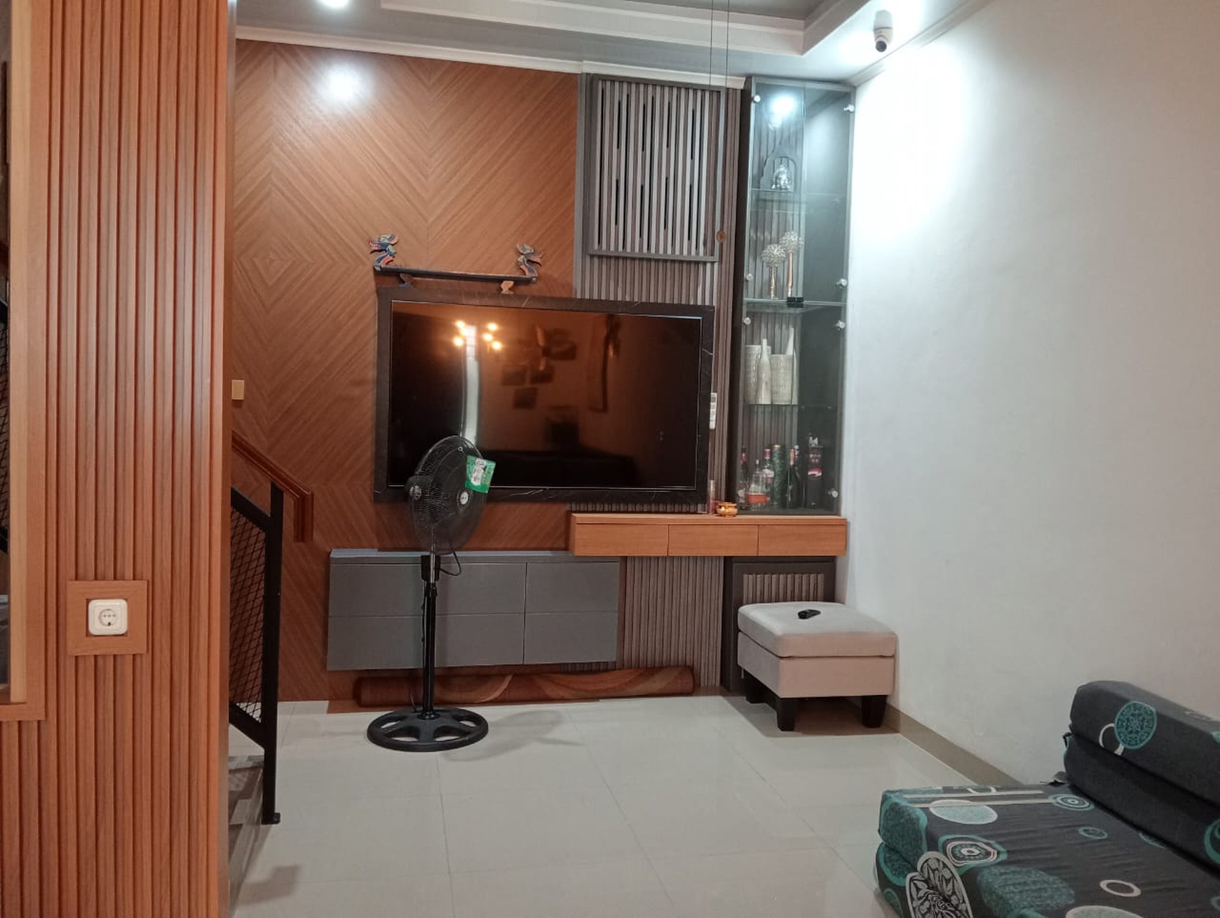 Minimalis, 3 Lantai, Siap Huni, Bebas Banjir, Bisa KPR, Nego