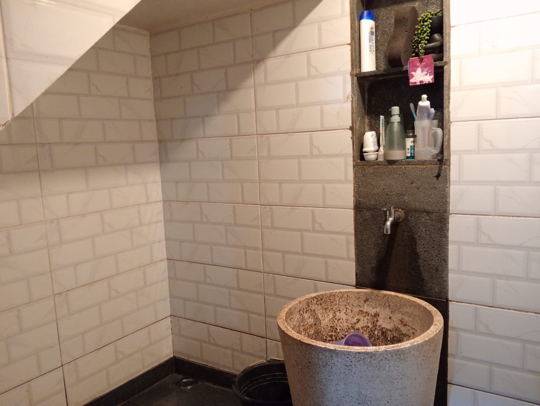 Minimalis, 3 Lantai, Siap Huni, Bebas Banjir, Bisa KPR, Nego