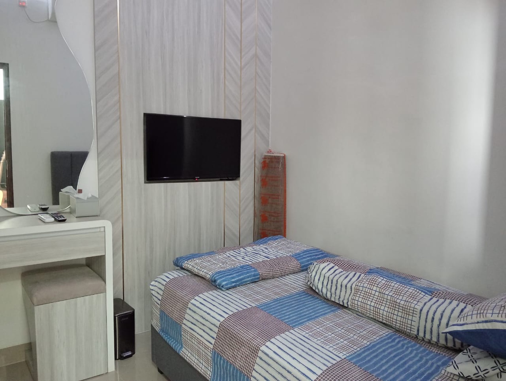 Minimalis, 3 Lantai, Siap Huni, Bebas Banjir, Bisa KPR, Nego