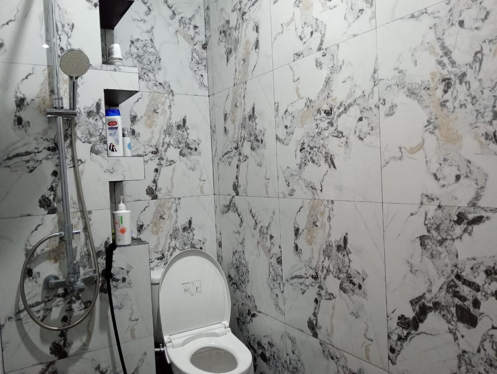 Minimalis, 3 Lantai, Siap Huni, Bebas Banjir, Bisa KPR, Nego