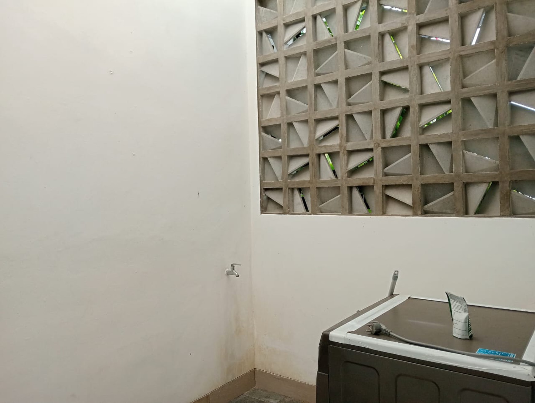 Minimalis, 3 Lantai, Siap Huni, Bebas Banjir, Bisa KPR, Nego