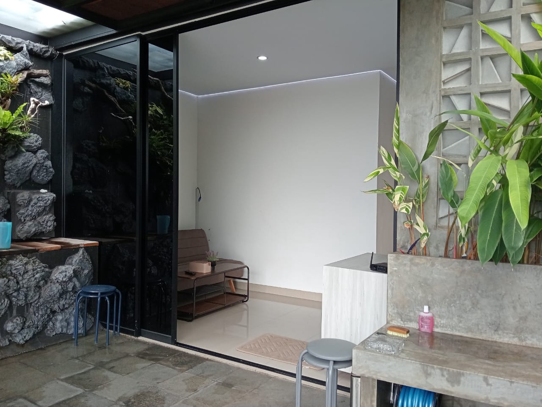 Minimalis, 3 Lantai, Siap Huni, Bebas Banjir, Bisa KPR, Nego