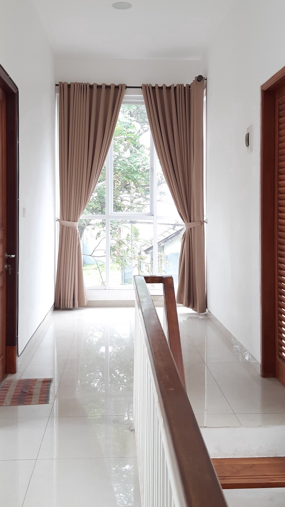 Rumah Cantiq Minimalis Luas 180m Harga Rp 3,25M nego di Plumeria Residence Bintaro Jaya