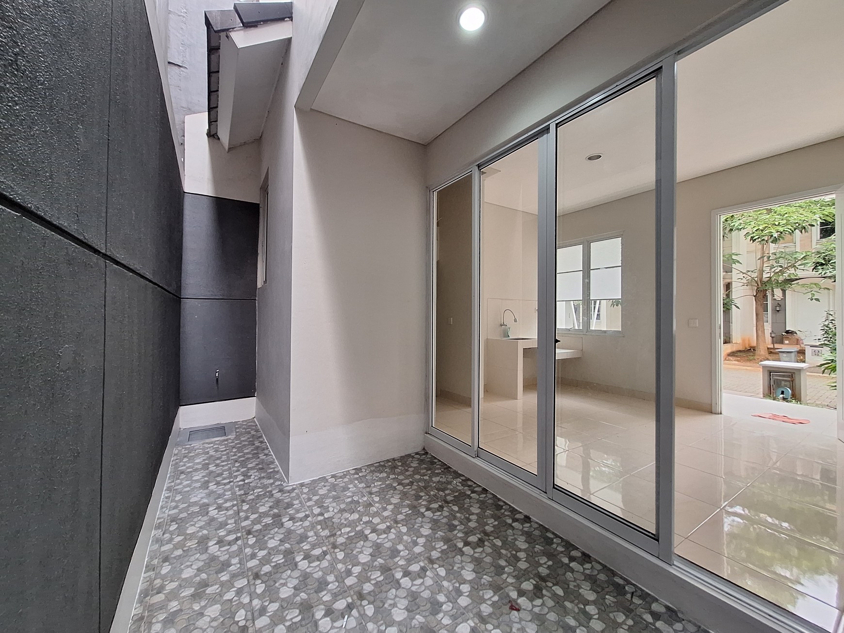 Disewa Rumah Minimalis 2 Lantai Vanya Park Azura BSD, Bebas Banjir