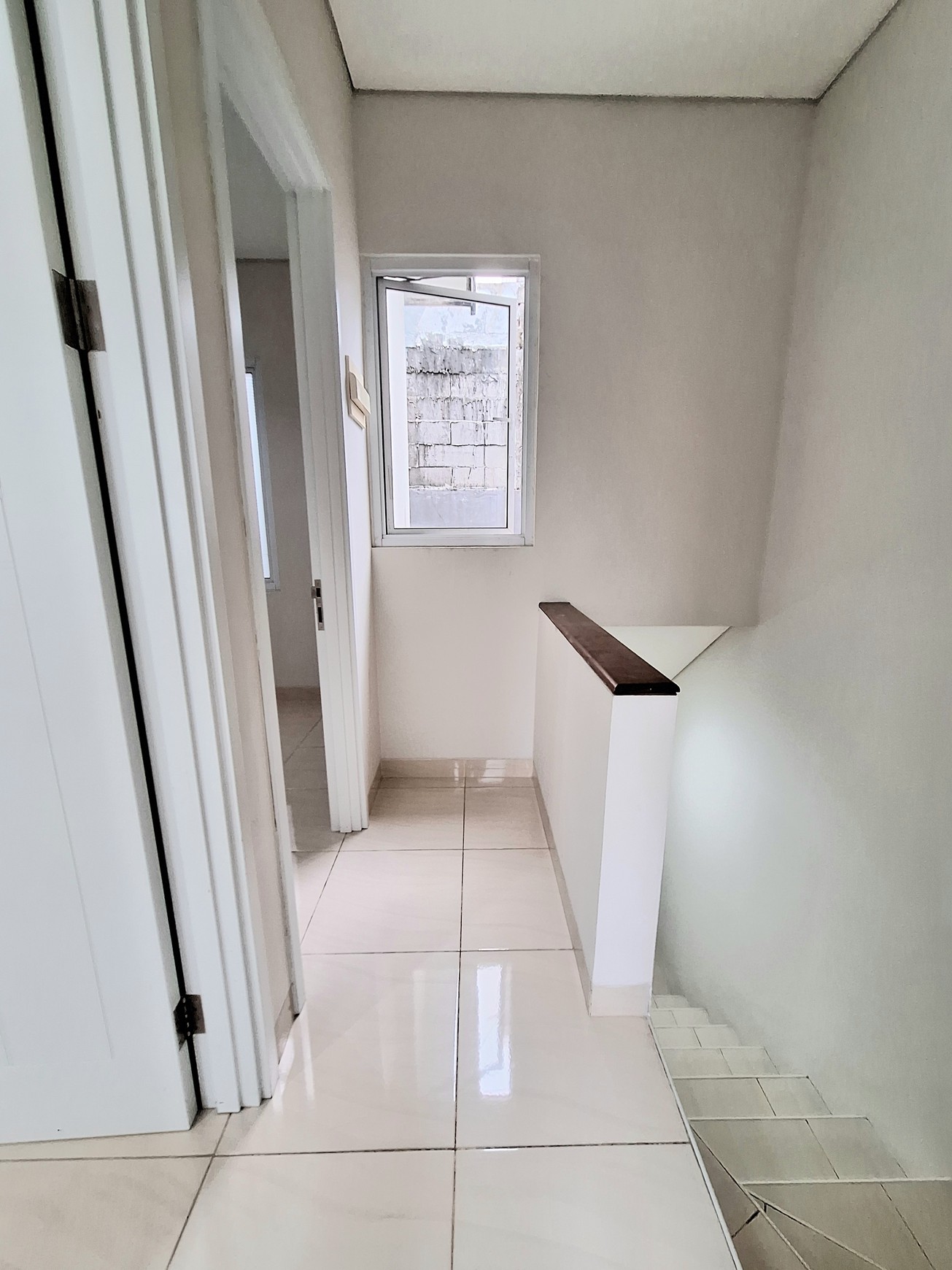 Disewa Rumah Minimalis 2 Lantai Vanya Park Azura BSD, Bebas Banjir