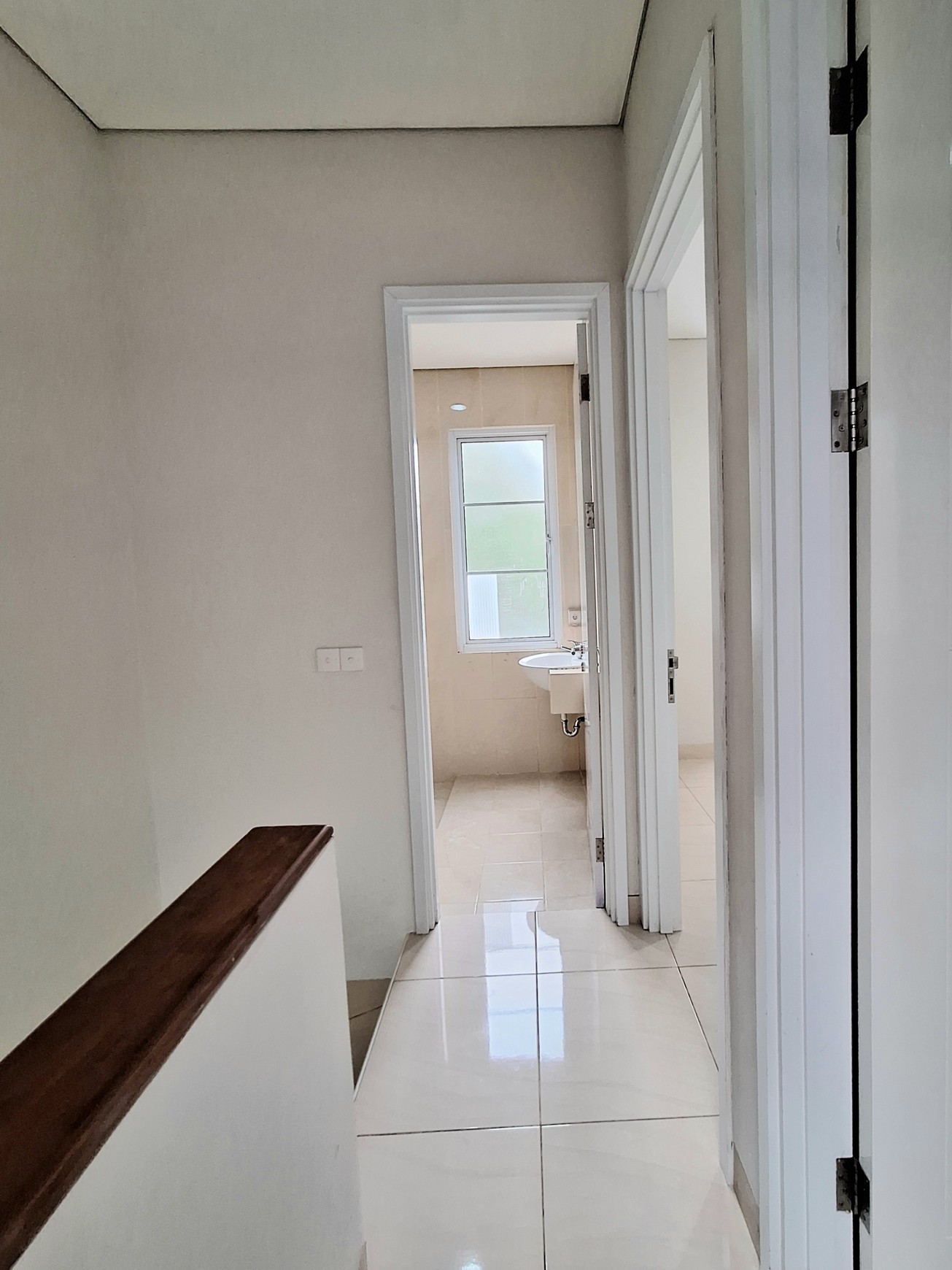 Disewa Rumah Minimalis 2 Lantai Vanya Park Azura BSD, Bebas Banjir