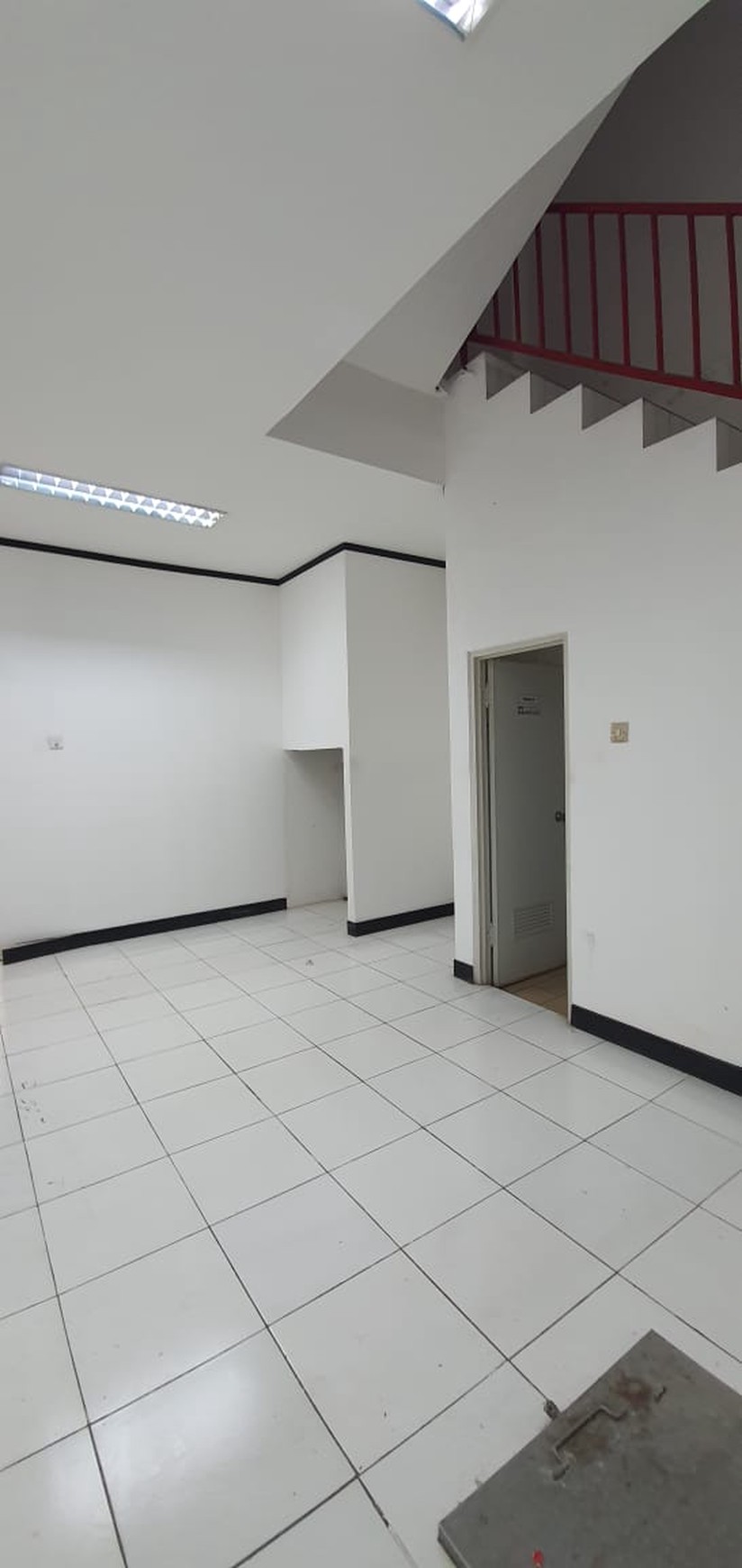 Disewakan Ruko Raden Saleh, Surabaya Pusat