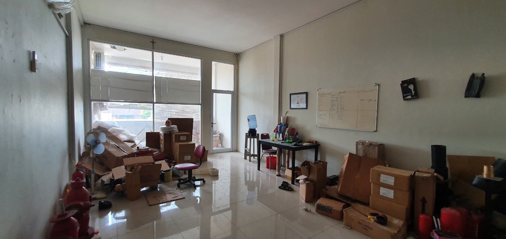 RUKO 4 LANTAI TENGAH KOTA include BILLBOARD, CCTV, AC, WIFI, PABX