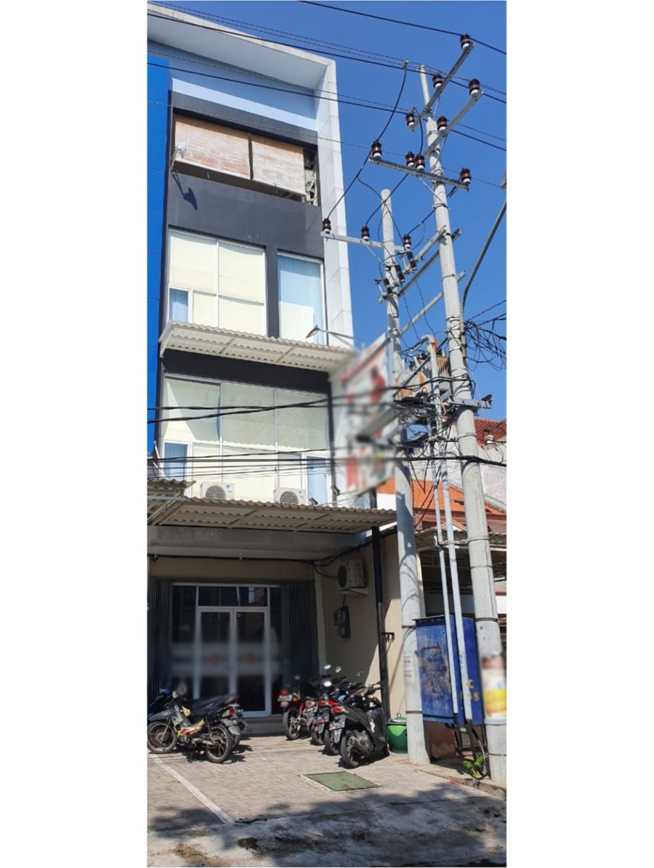 RUKO 4 LANTAI TENGAH KOTA include BILLBOARD, CCTV, AC, WIFI, PABX