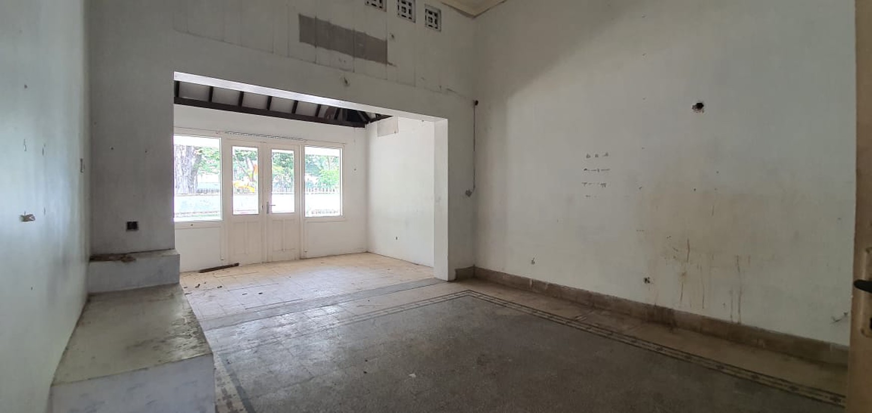 DISEWAKAN AREA KOMERSIAL SURABAYA PUSAT