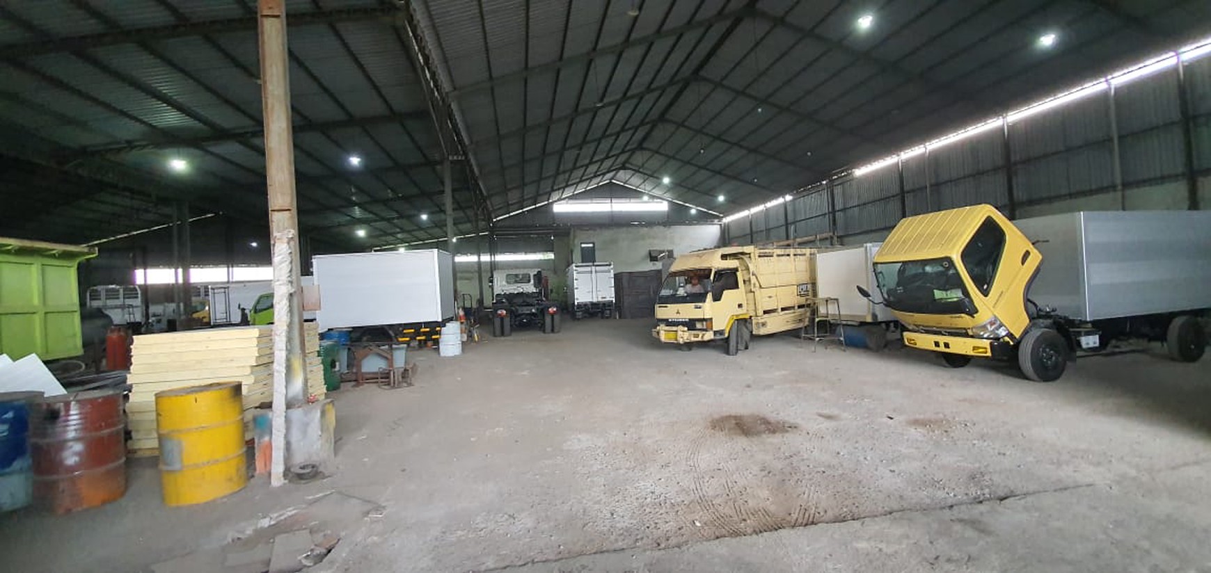 Dijual gudang / workshop siap pakai @ Ponokawan, bypass krian