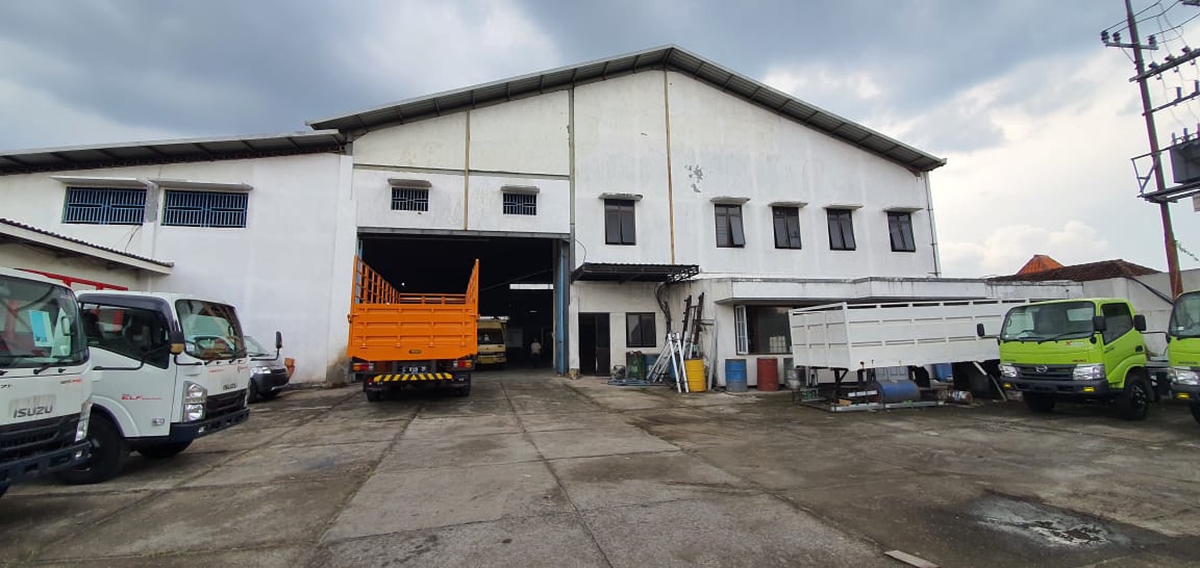 Dijual gudang / workshop siap pakai @ Ponokawan, bypass krian