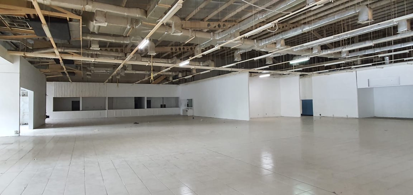 Disewakang gudang / gedung siap pakai Jl. Rajawali, surabaya utara