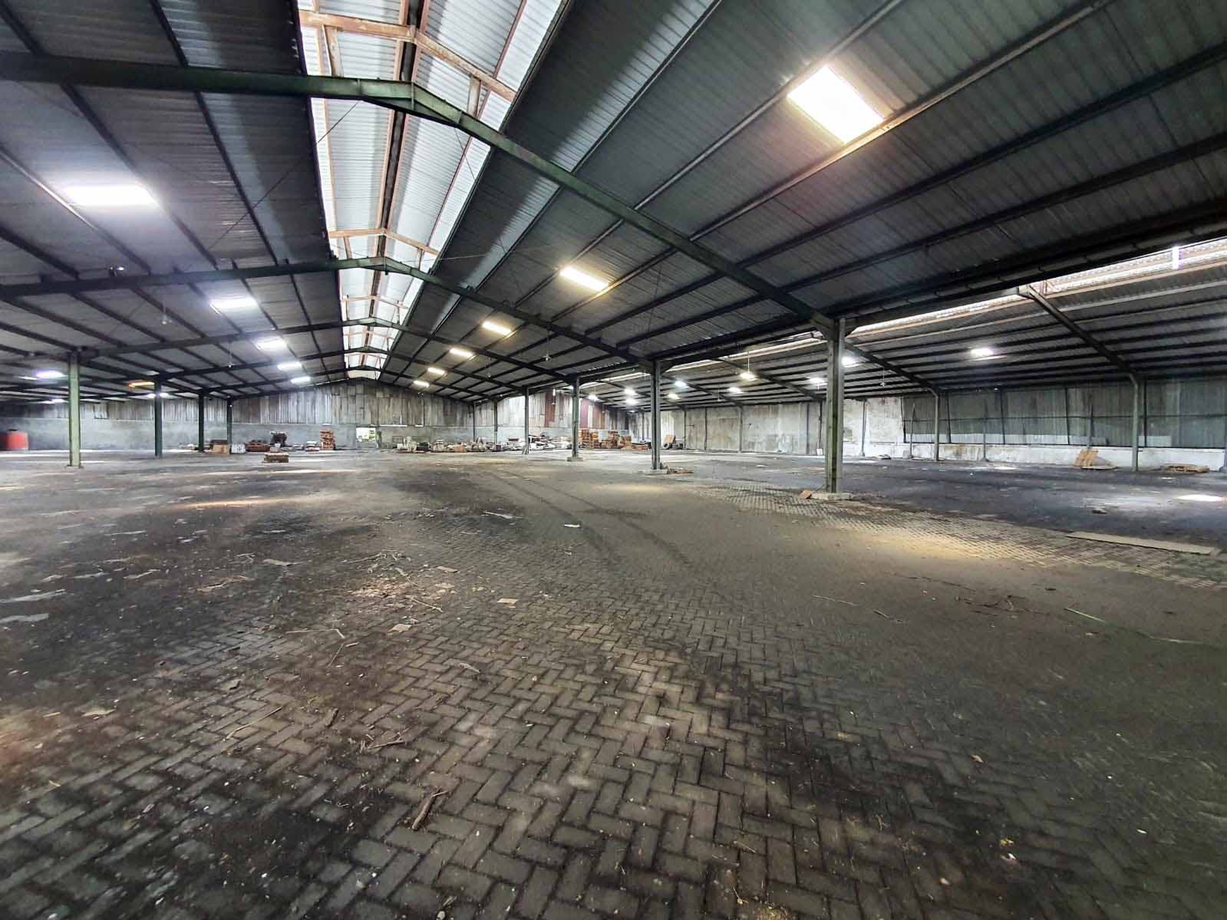 Tanah Industri/Ex. Gudang di Jl. Raya Tambak Langon, Area Padat Pergudangan, Luas tanah 10.870 m2