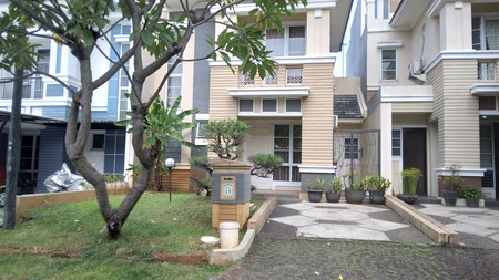 RUMAH CANTIK DI KOTA WISATA CIBUBUR 2 LANTAI