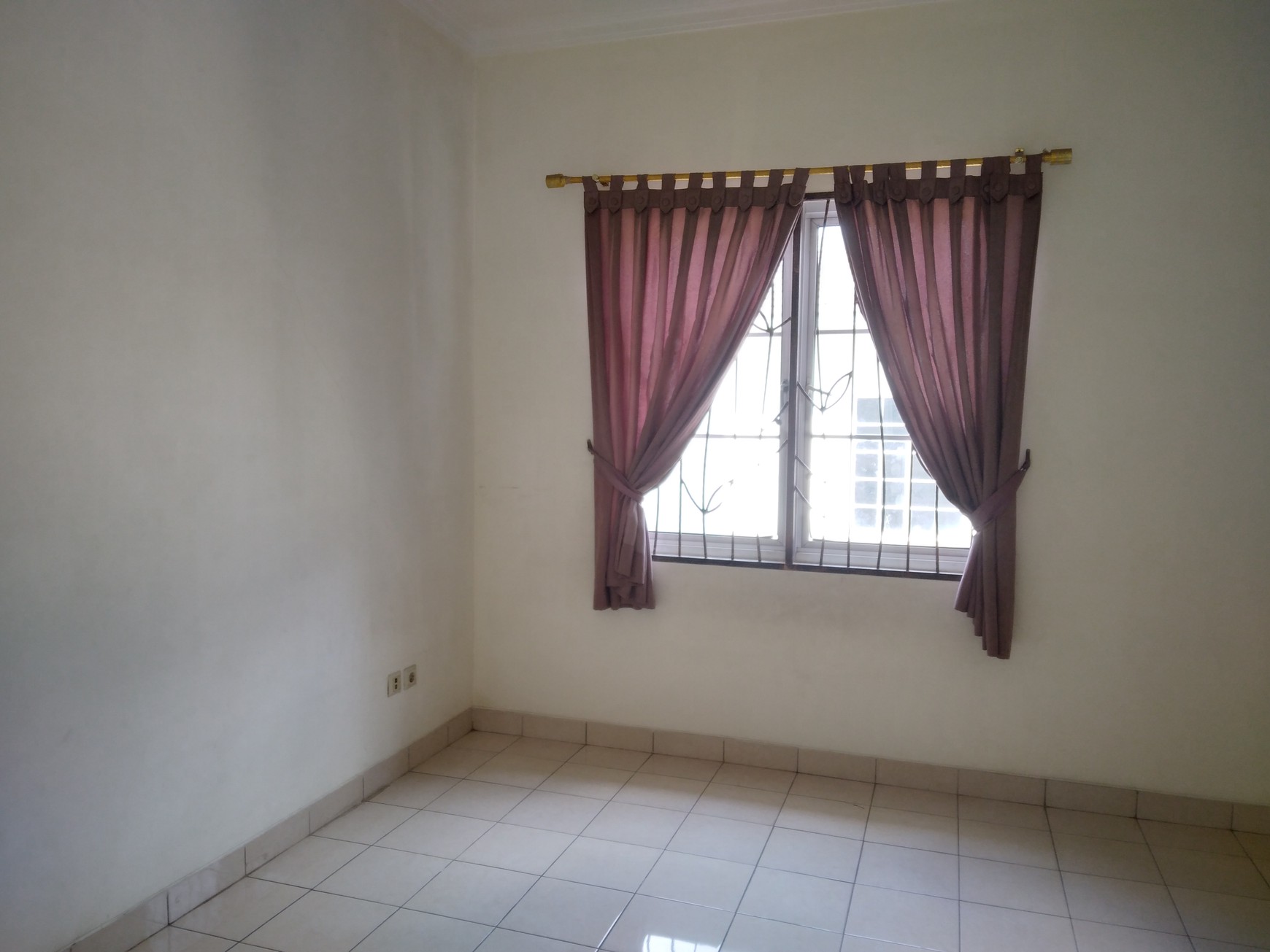 RUMAH CANTIK DI KOTA WISATA CIBUBUR 2 LANTAI