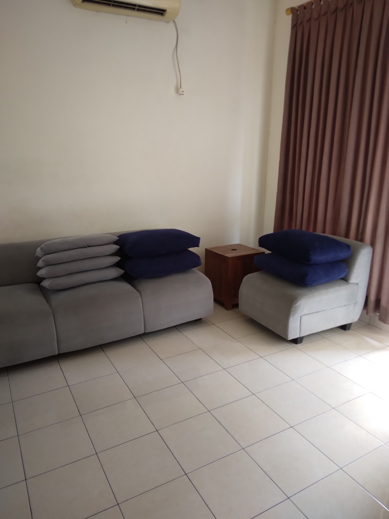 RUMAH CANTIK DI KOTA WISATA CIBUBUR 2 LANTAI