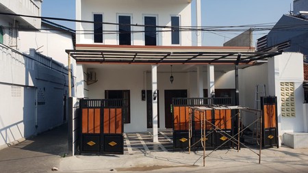 Rumah 2 Lantai Siap Huni dengan Hunian Nyaman dan Asri @Matraman, Jakarta Timur.