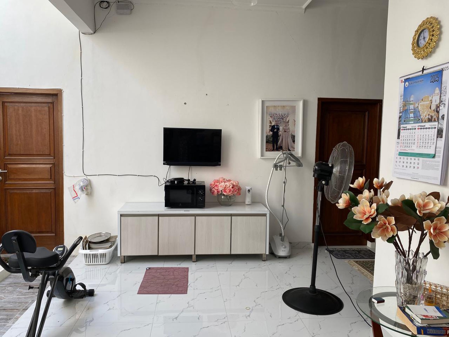 Rumah 2 Lantai Siap Huni dengan Hunian Nyaman dan Asri @Matraman, Jakarta Timur.