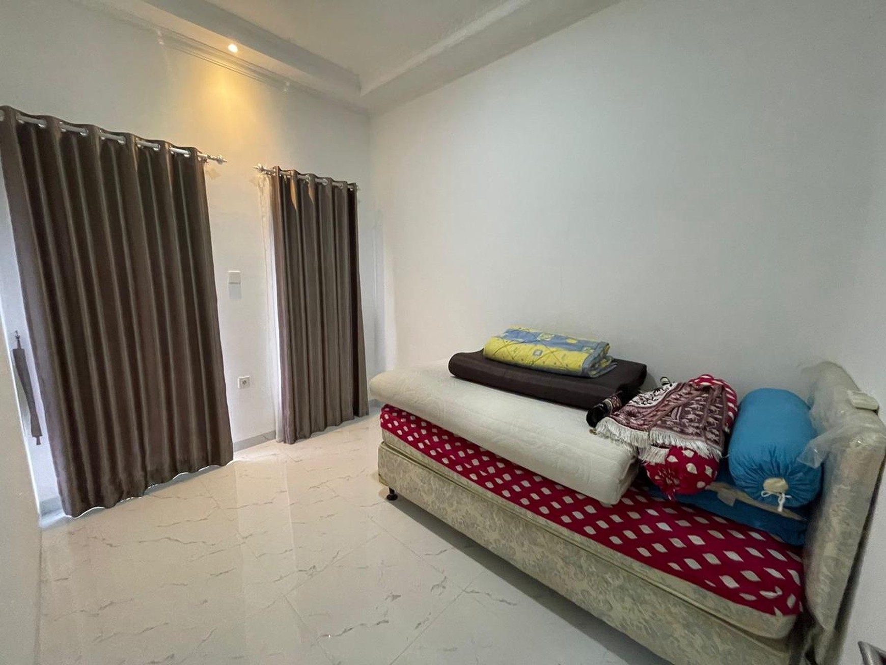 Rumah 2 Lantai Siap Huni dengan Hunian Nyaman dan Asri @Matraman, Jakarta Timur.