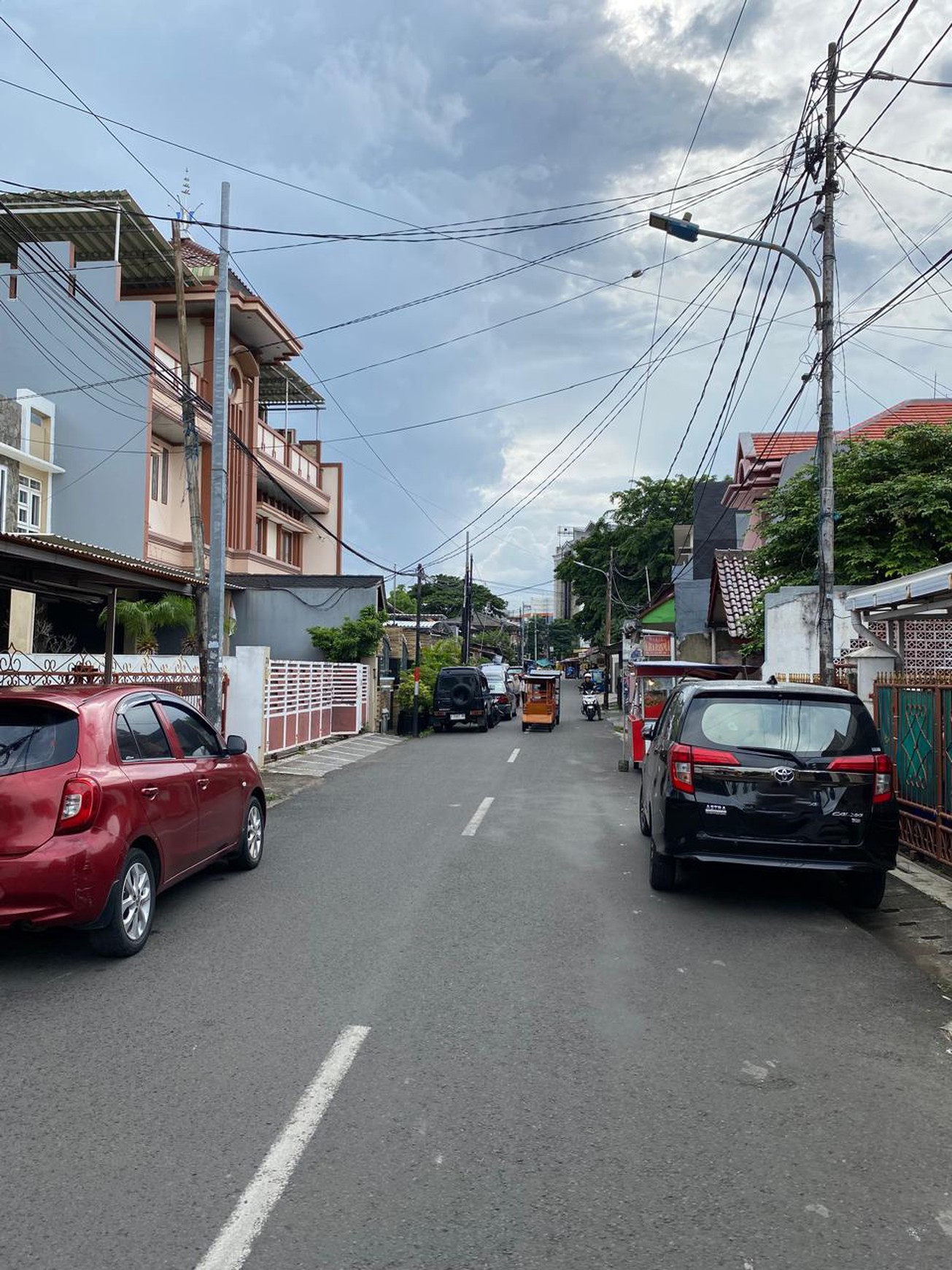 Rumah 2 Lantai Siap Huni dengan Hunian Nyaman dan Asri @Matraman, Jakarta Timur.