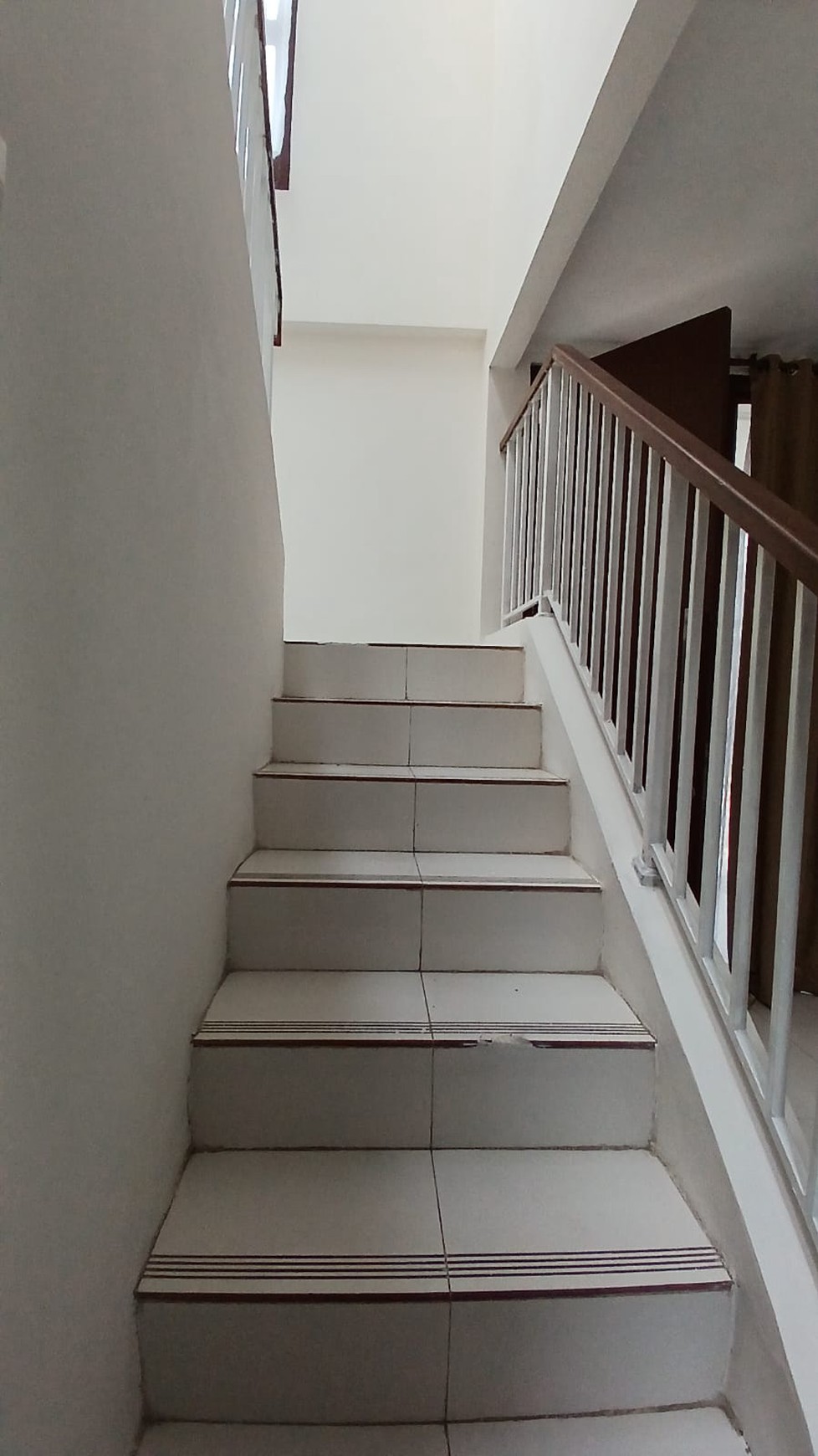 Rumah Bagus 2 Lantai Dalam CLuster SHM Siap Huni Lokasi Strategis @Bintaro -Sektor 9