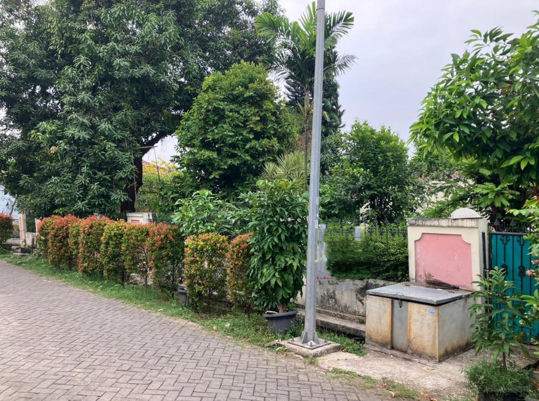 Dijual  Tanah hook + rumah tua layak Huni di komplek Pajak Juramangu