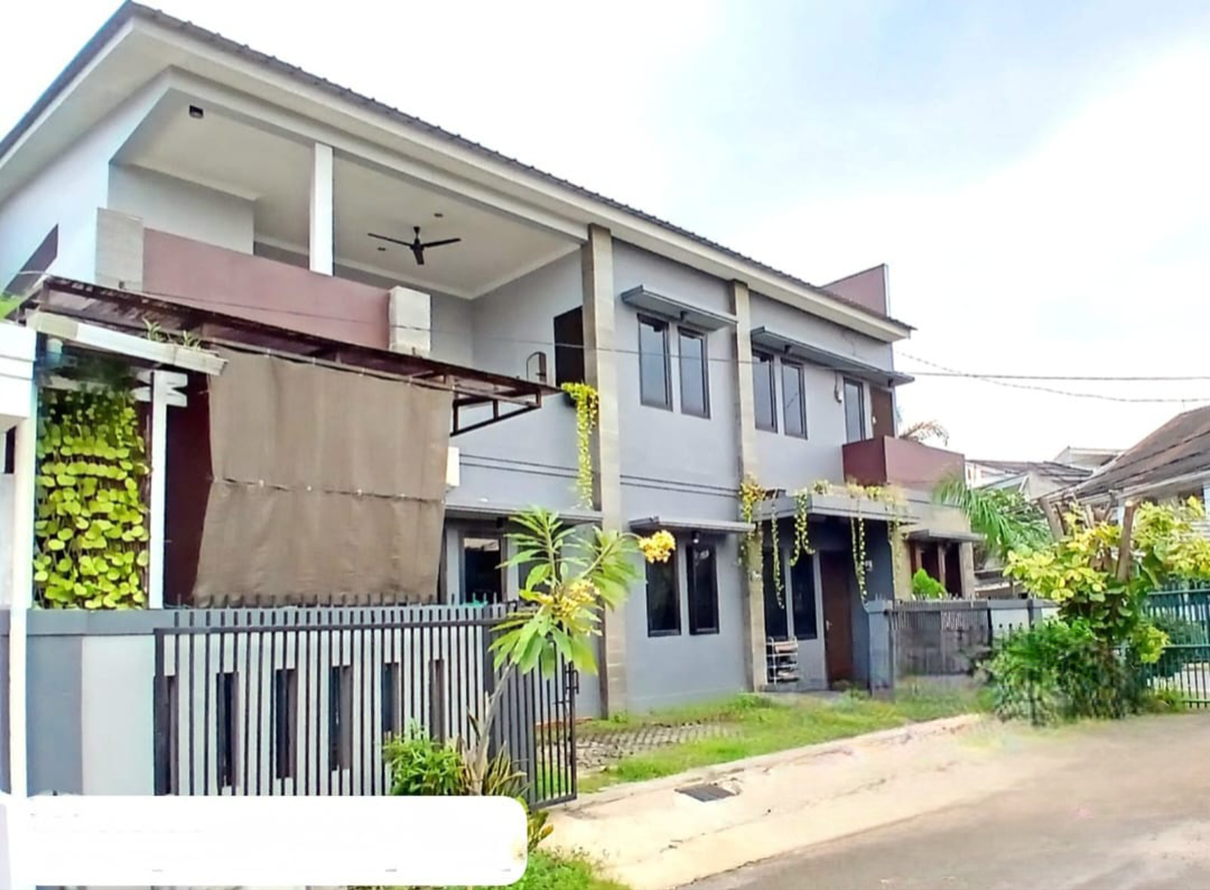 Di Jual rumah mewah Hook lokasi strategis, Bintaro
