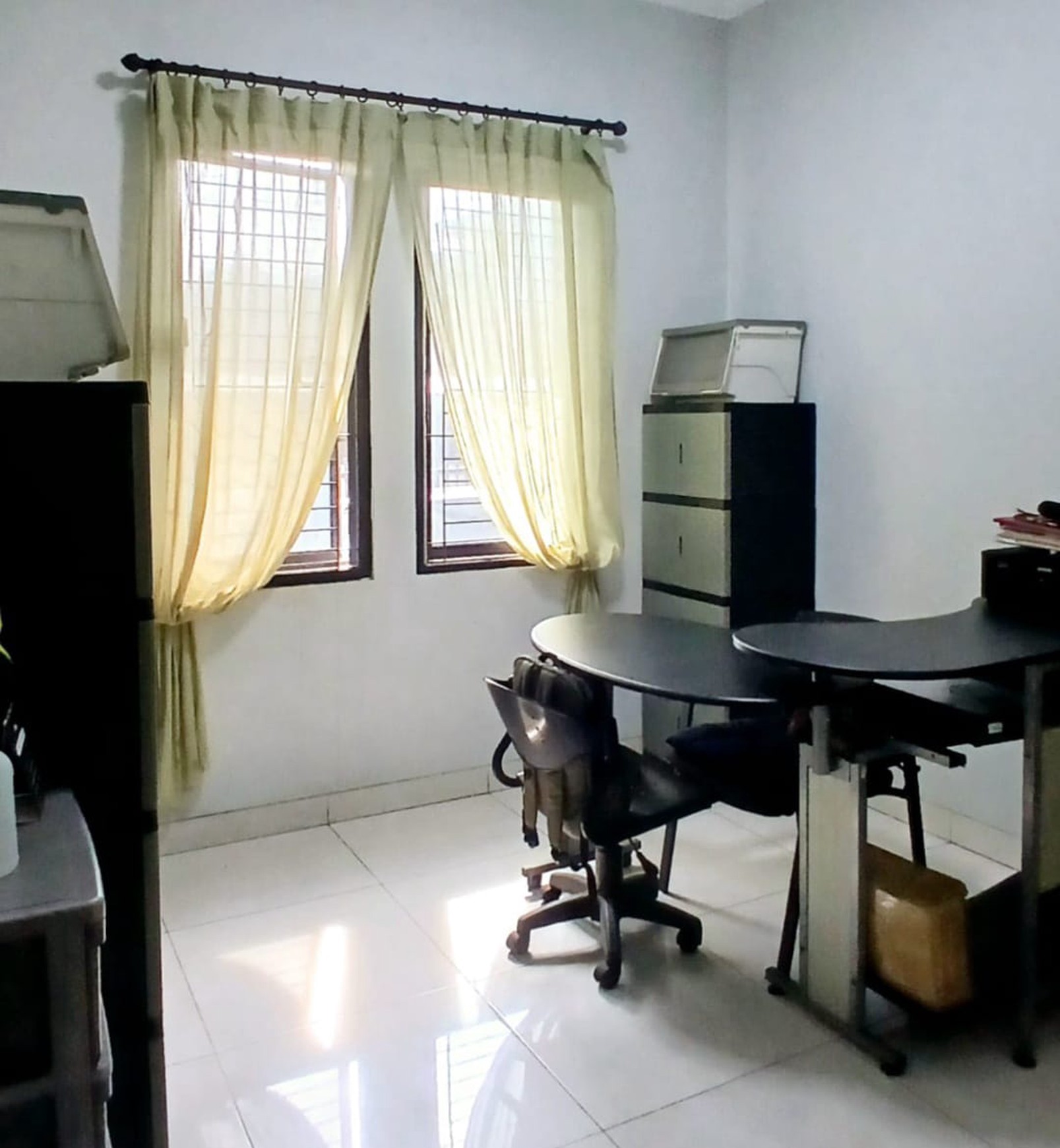 Di Jual rumah mewah Hook lokasi strategis, Bintaro