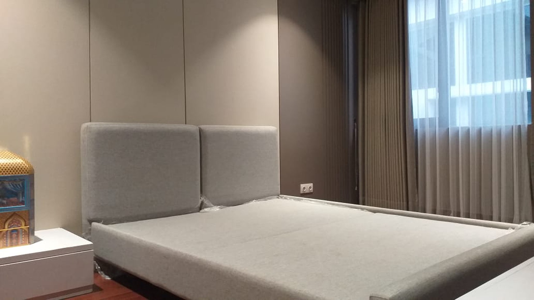 DISEWA RUMAH TOWN HOUSE -CILANDAK FULL FURNISHED & KOLAM RENANG.