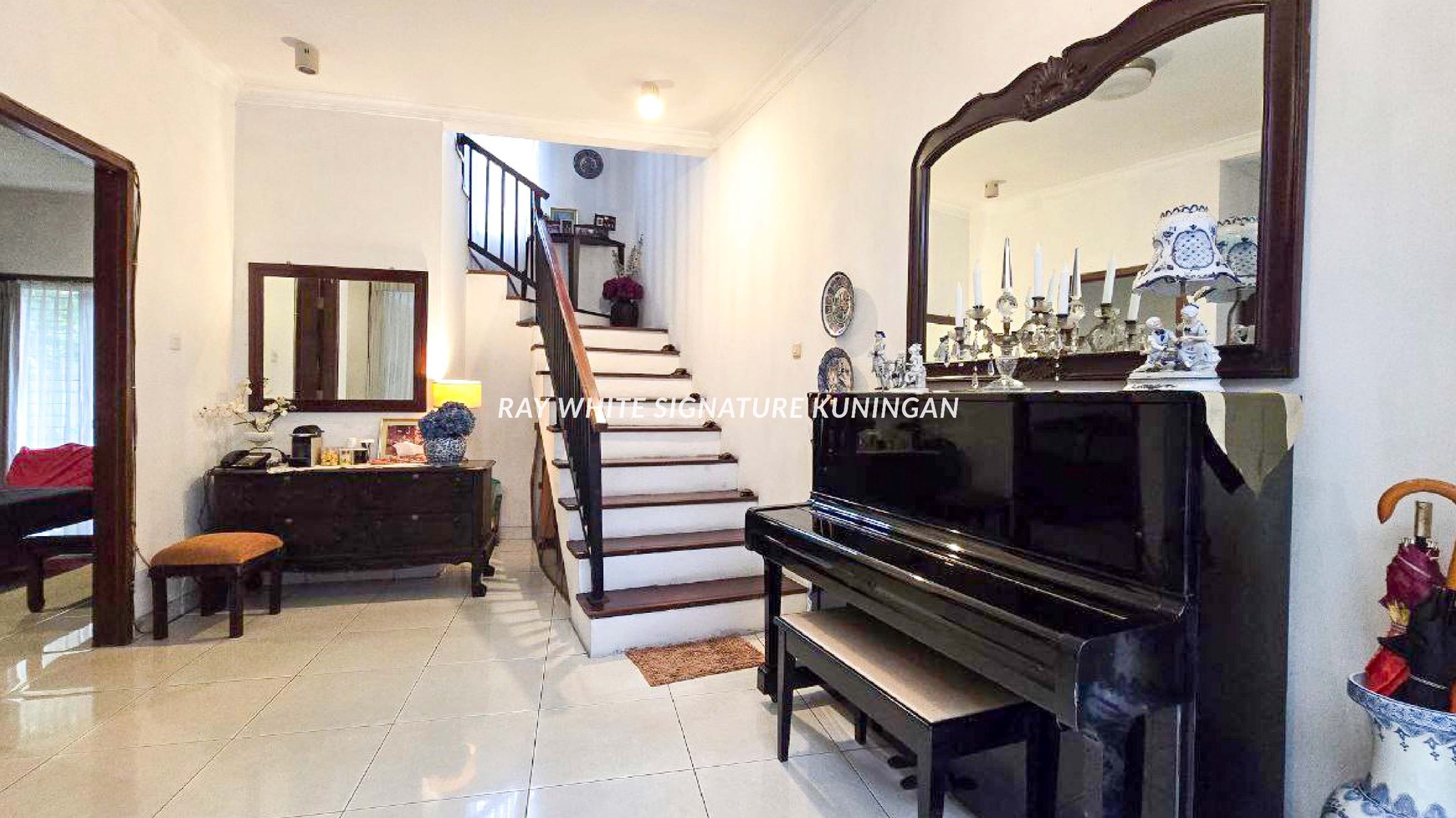 Rumah Hook Siap Huni di Jl Pacuan Kuda Raya Pulomas