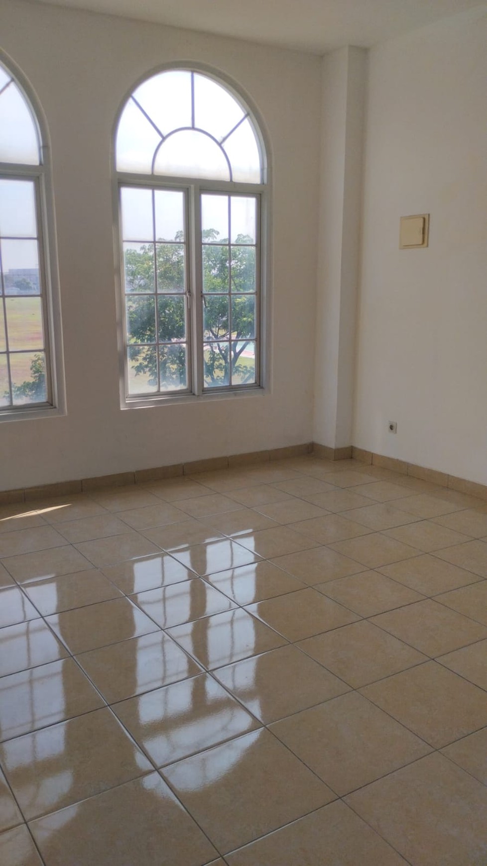Ruko 3 lantai di Bolsena Gading Serpong