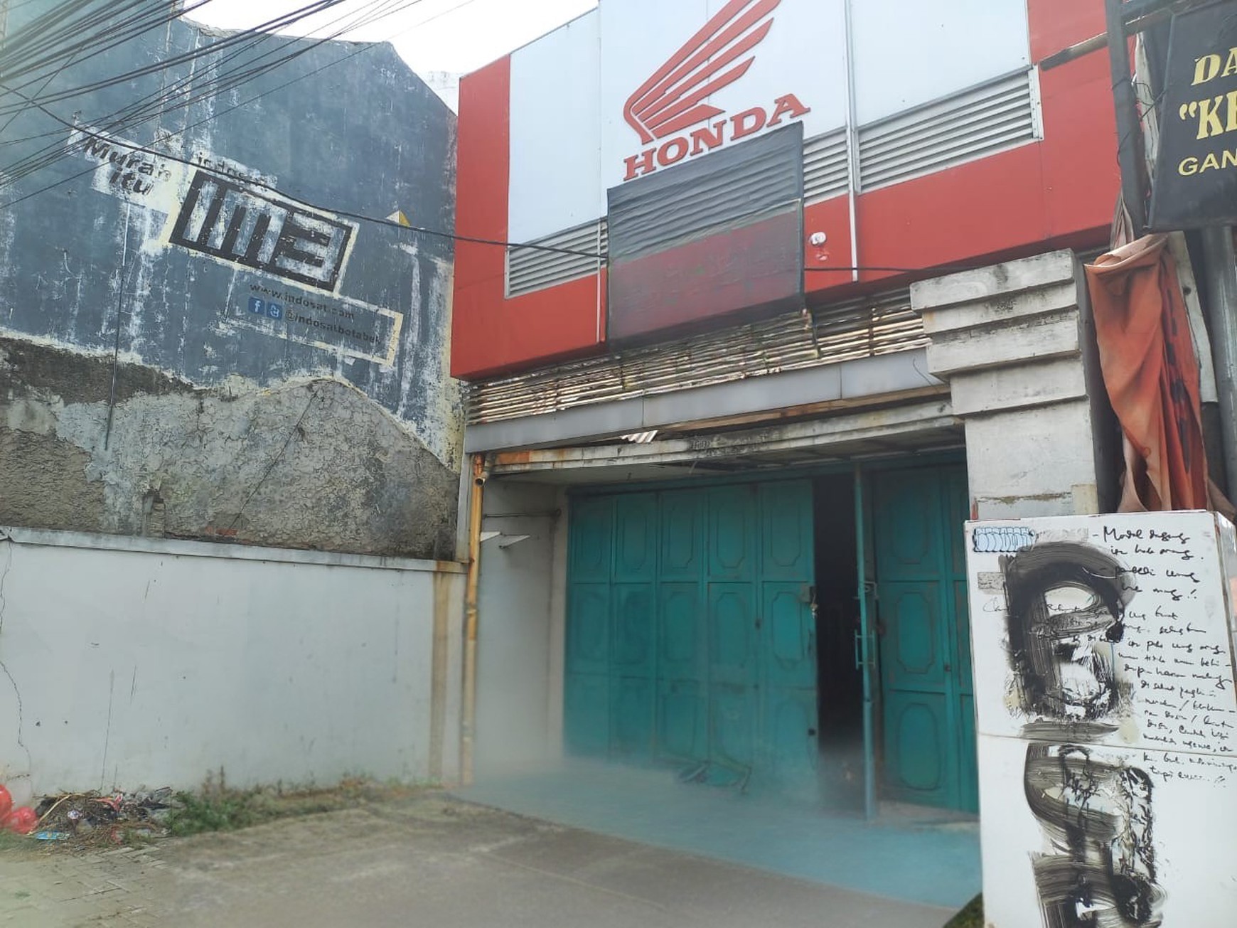 Ruko Pinggir Jalan Raya Lemah Abang - Lokasi Usaha Strategis Harga Terjangkau