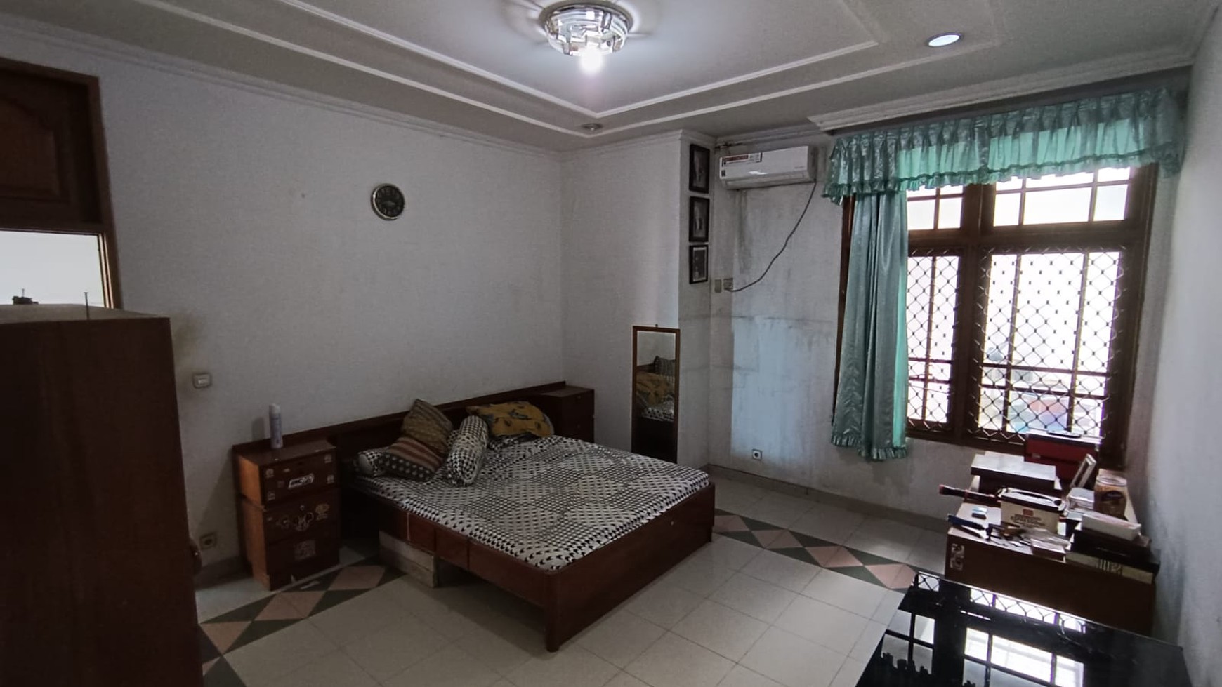 Ruko Lokasi Strategis cocok untuk Ruang Usaha di Puri Kembangan