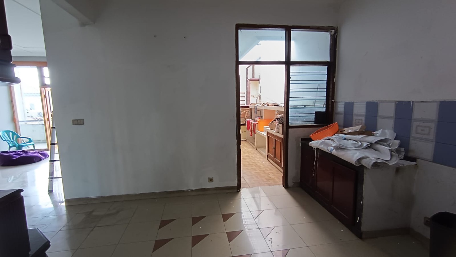 Ruko Lokasi Strategis cocok untuk Ruang Usaha di Puri Kembangan