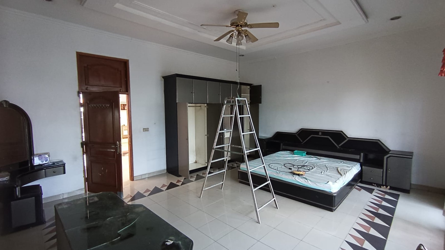 Ruko Lokasi Strategis cocok untuk Ruang Usaha di Puri Kembangan