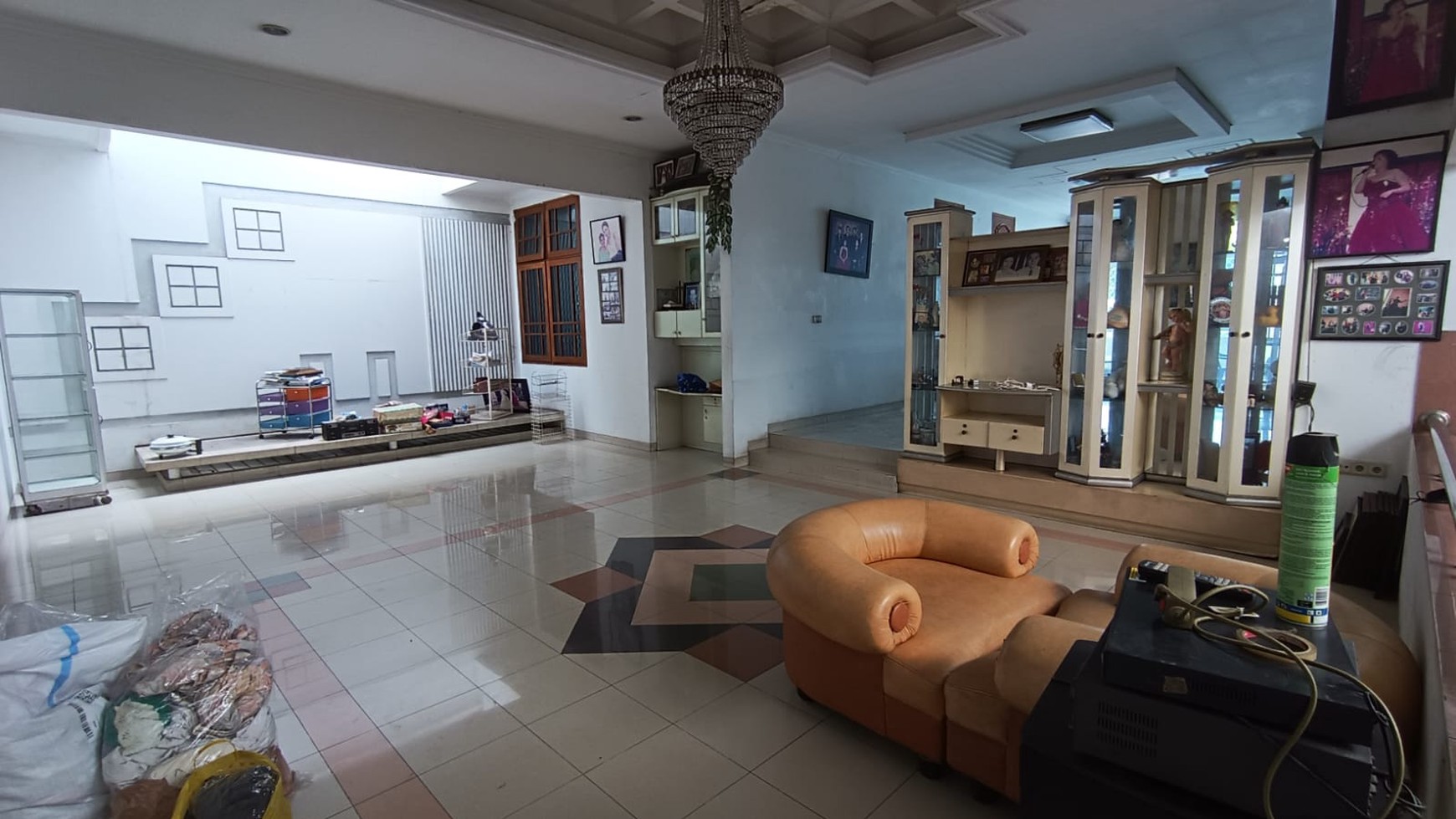 Ruko Lokasi Strategis cocok untuk Ruang Usaha di Puri Kembangan