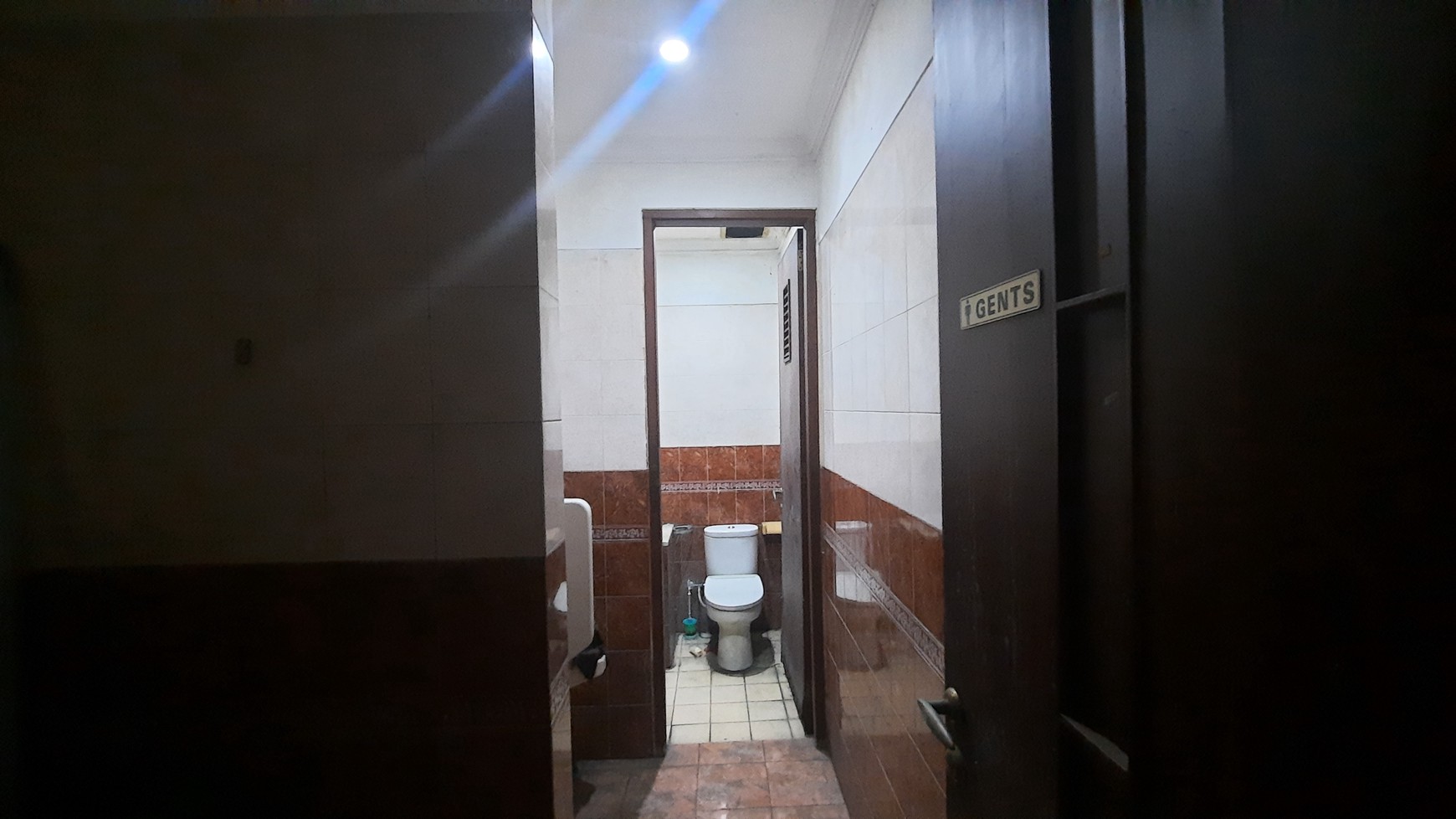 PABRIK SIAP PAKAI DI KAWASAN INDUSTRI JABABEKA TAHAP SATU DEKAT DENGAN PINTU TOL CIKARANG UTARA