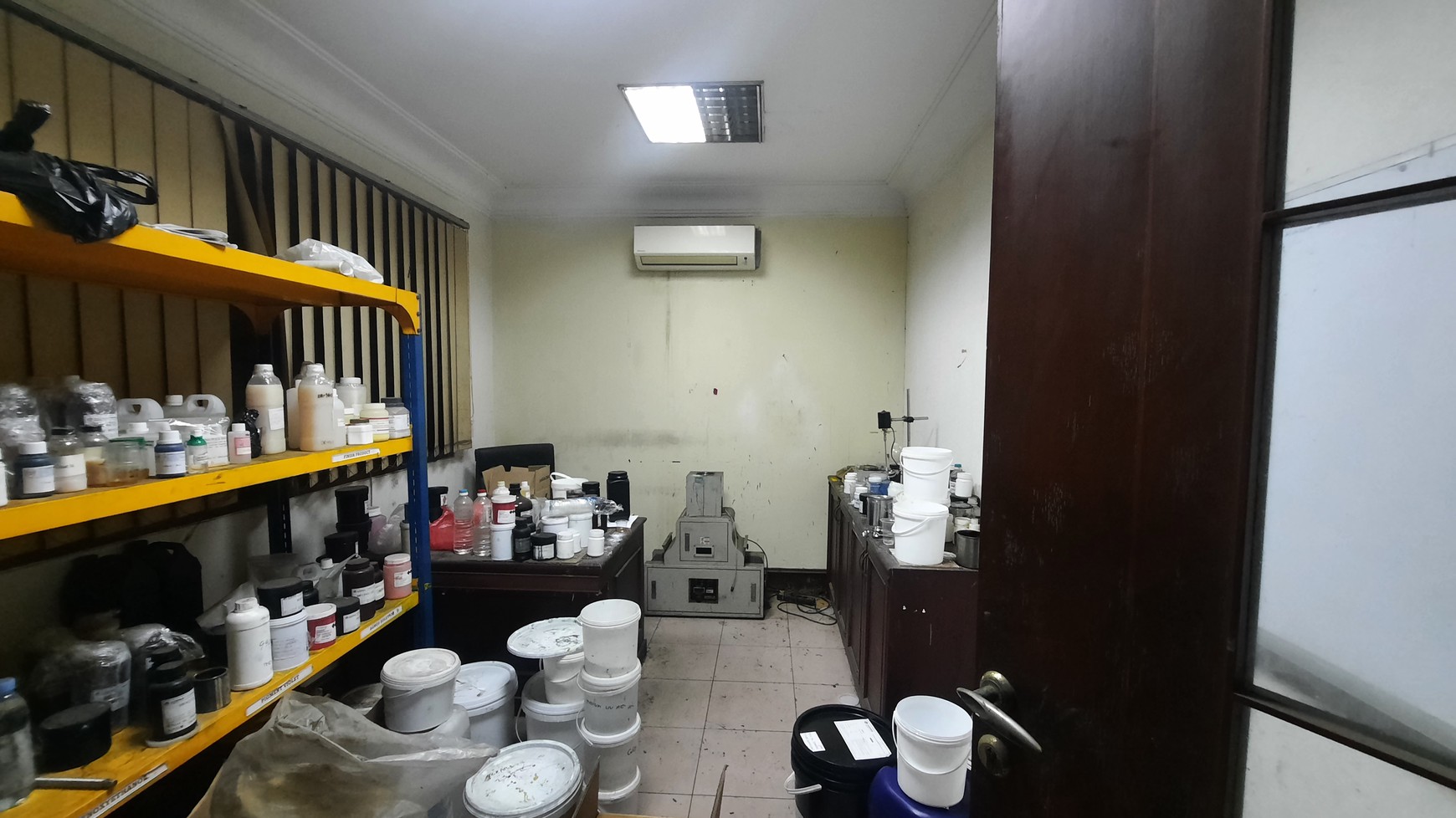 PABRIK SIAP PAKAI DI KAWASAN INDUSTRI JABABEKA TAHAP SATU DEKAT DENGAN PINTU TOL CIKARANG UTARA