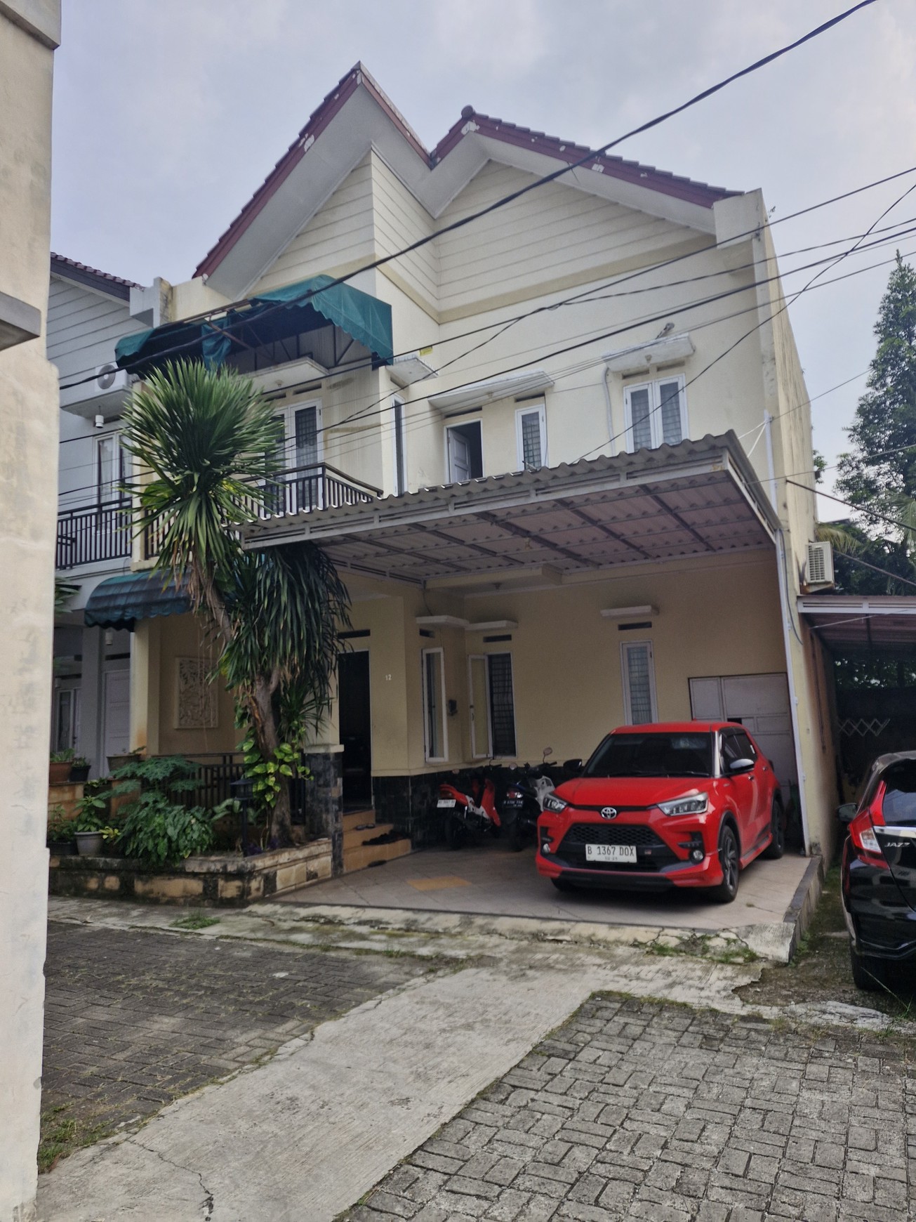  Rumah Flo residence  Pisangan Ciputat Timur Tangerang Selatan  Tidak jauh dari jln pluto cinere mas