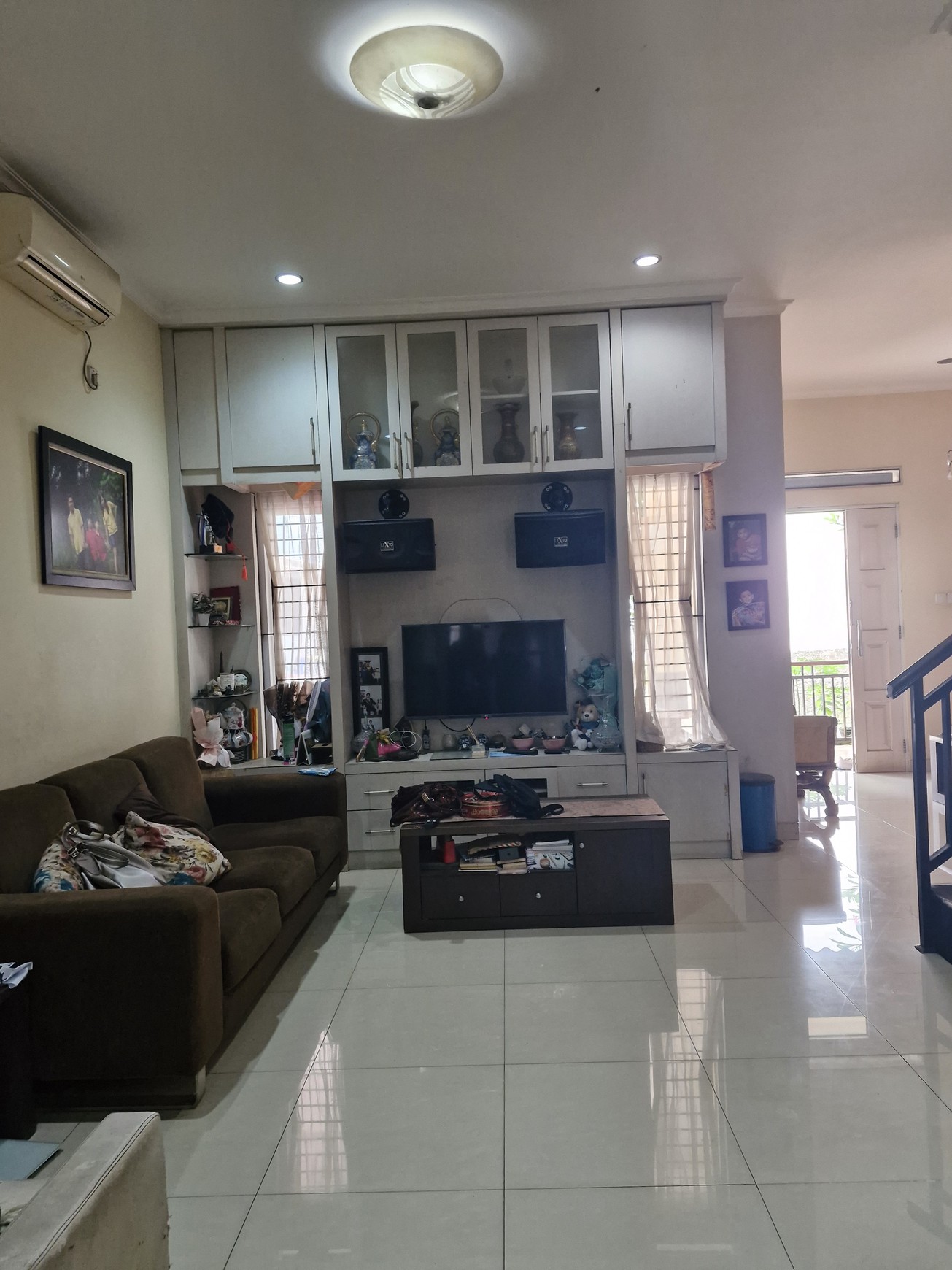  Rumah Flo residence  Pisangan Ciputat Timur Tangerang Selatan  Tidak jauh dari jln pluto cinere mas