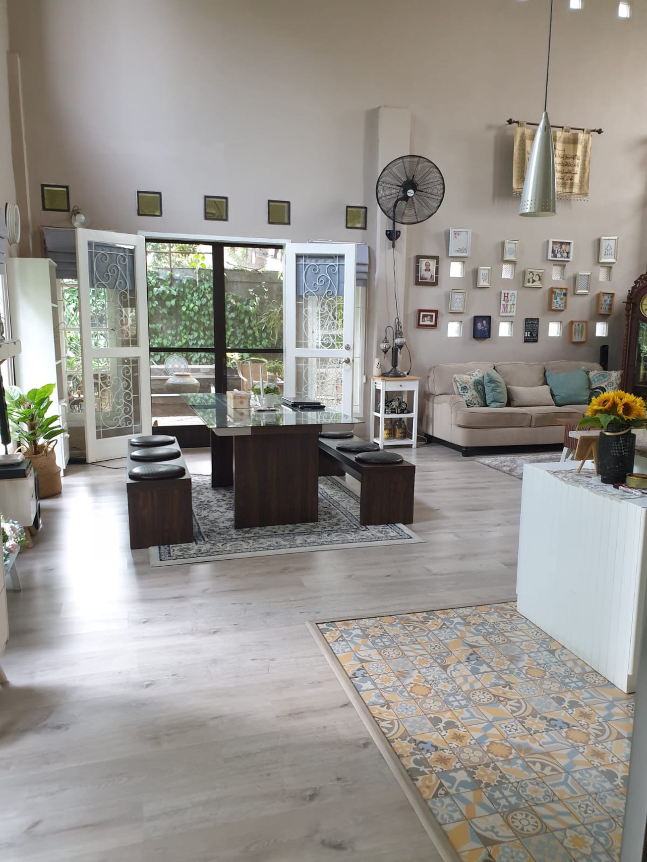 Rumah Villa Tropis Cinangka Depok