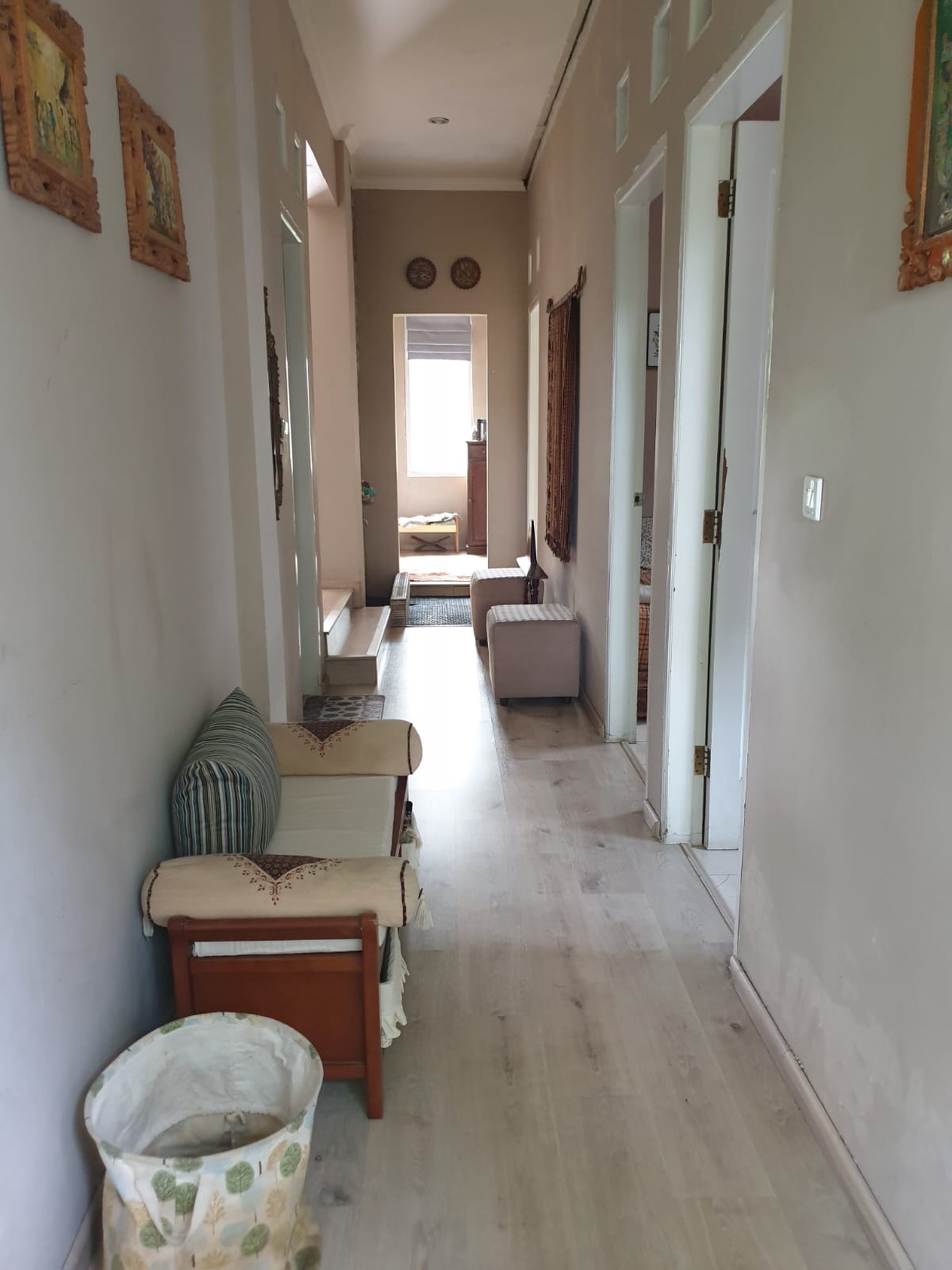 Rumah Villa Tropis Cinangka Depok