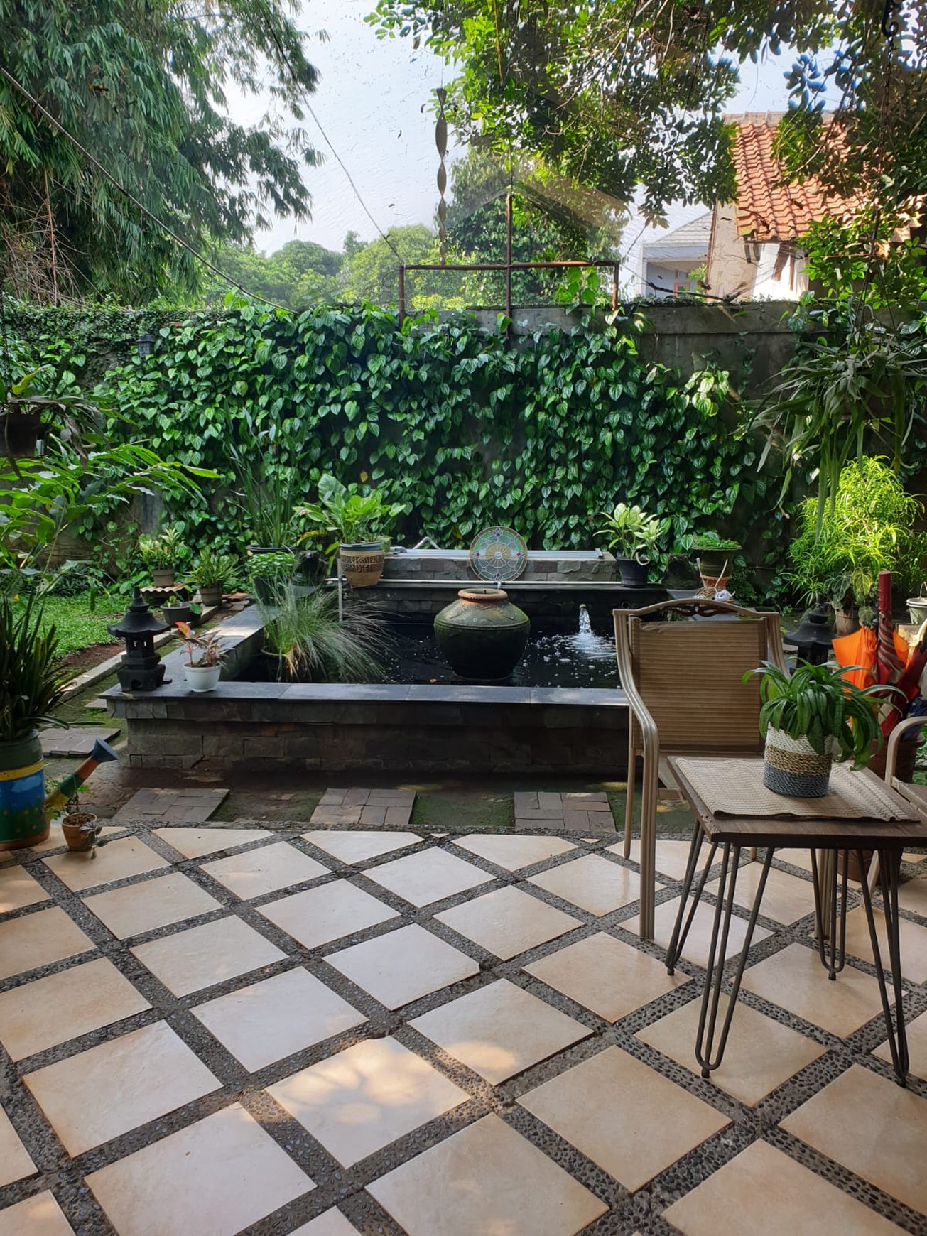 Rumah Villa Tropis Cinangka Depok