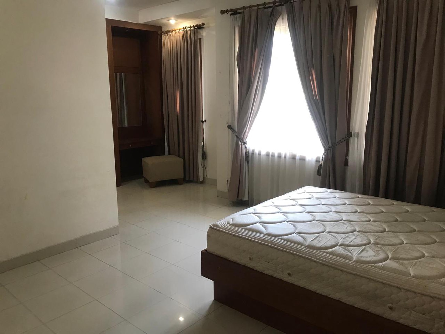 Rumah Luas Permata Hijau 