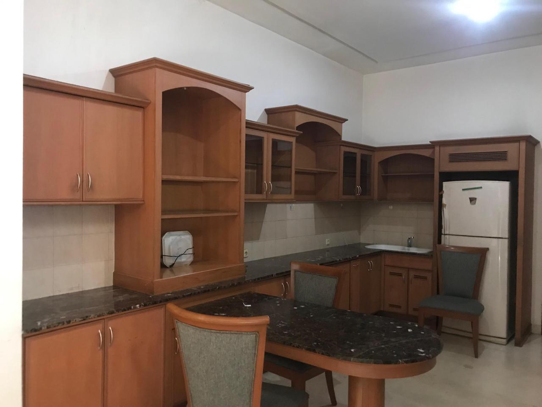 Rumah Luas Permata Hijau 